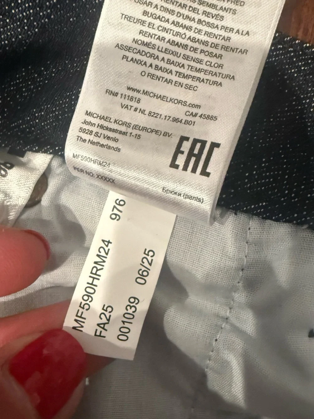 NWT MICHAEL KORS WOMEN FLARED OUT DENIM JEANS, SIZE US 00 (XXS), INDIGO RINSE